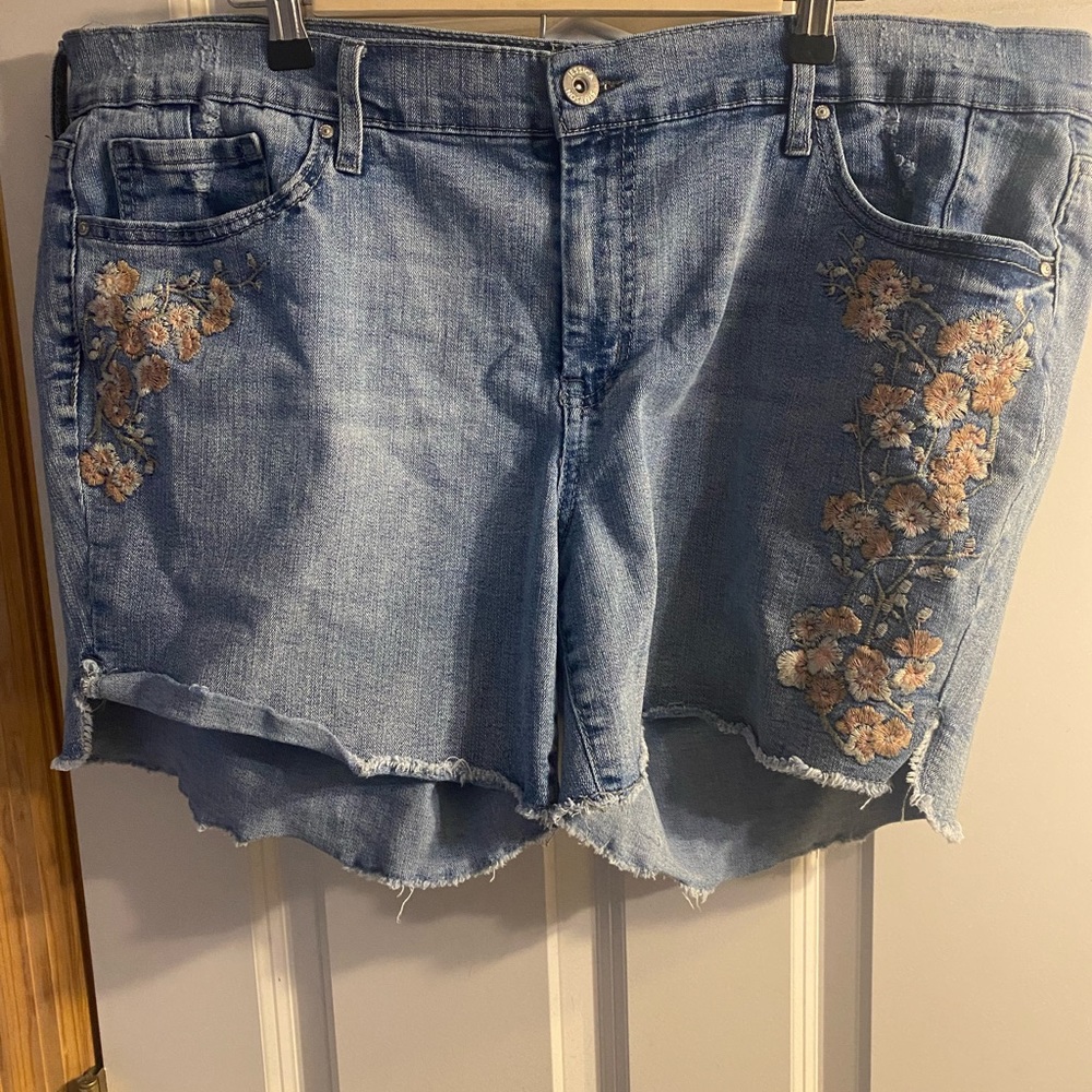 Jessica Simpson denim shorts with floral stitching